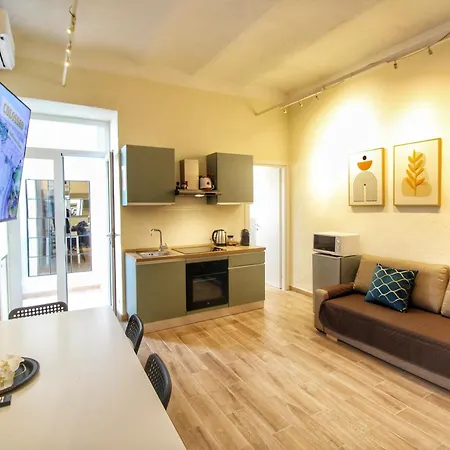 Lovely 2 Bedroom By Yourhost Appartamento Roma