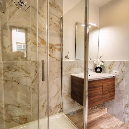Lovely 2 Bedroom By Yourhost