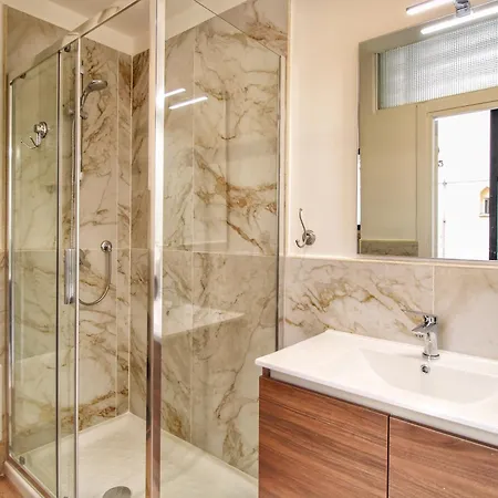 Lovely 2 Bedroom By Yourhost Apartment